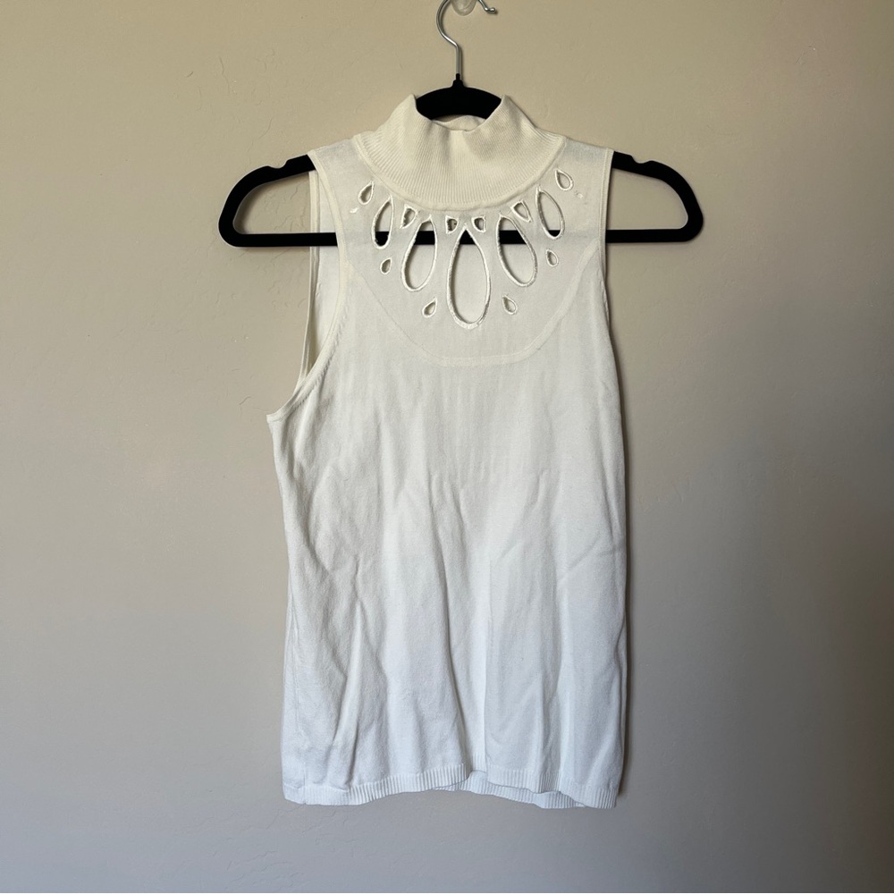 EVIE White Sleeveless Turtleneck